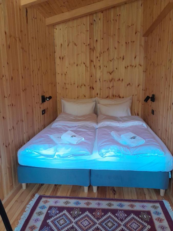 Nica Wood Villa Sremska Kamenica Bagian luar foto