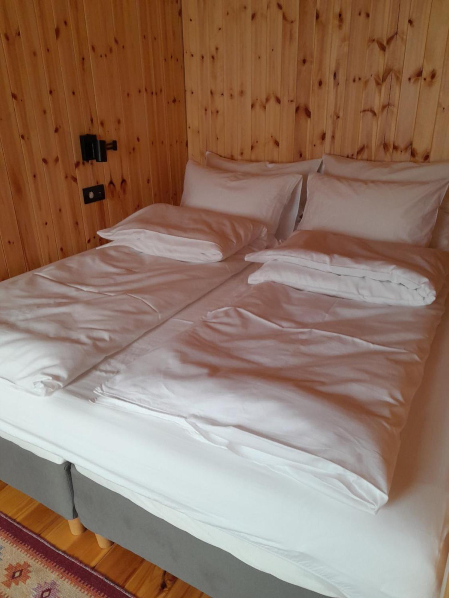 Nica Wood Villa Sremska Kamenica Bagian luar foto