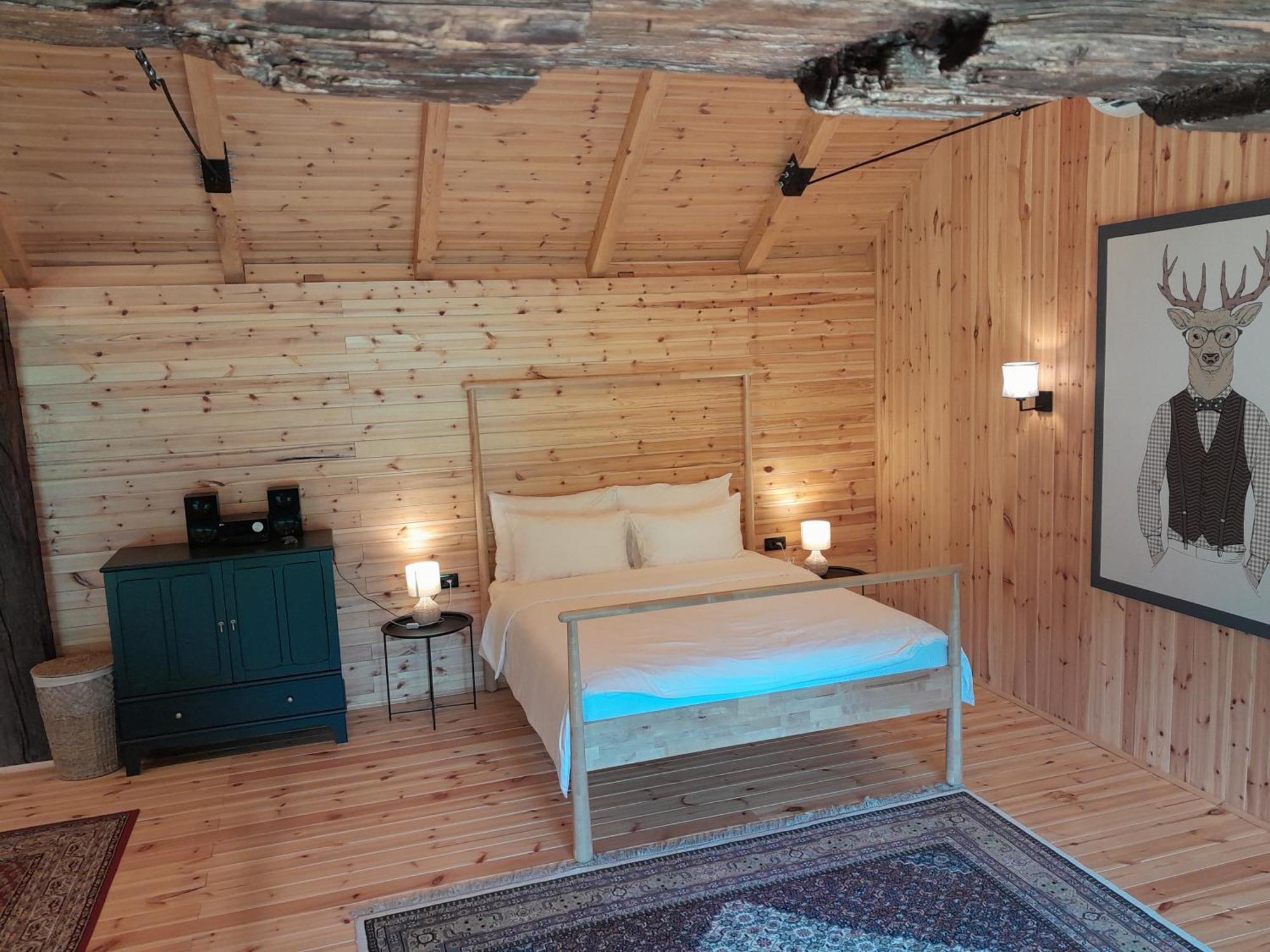 Nica Wood Villa Sremska Kamenica Bagian luar foto
