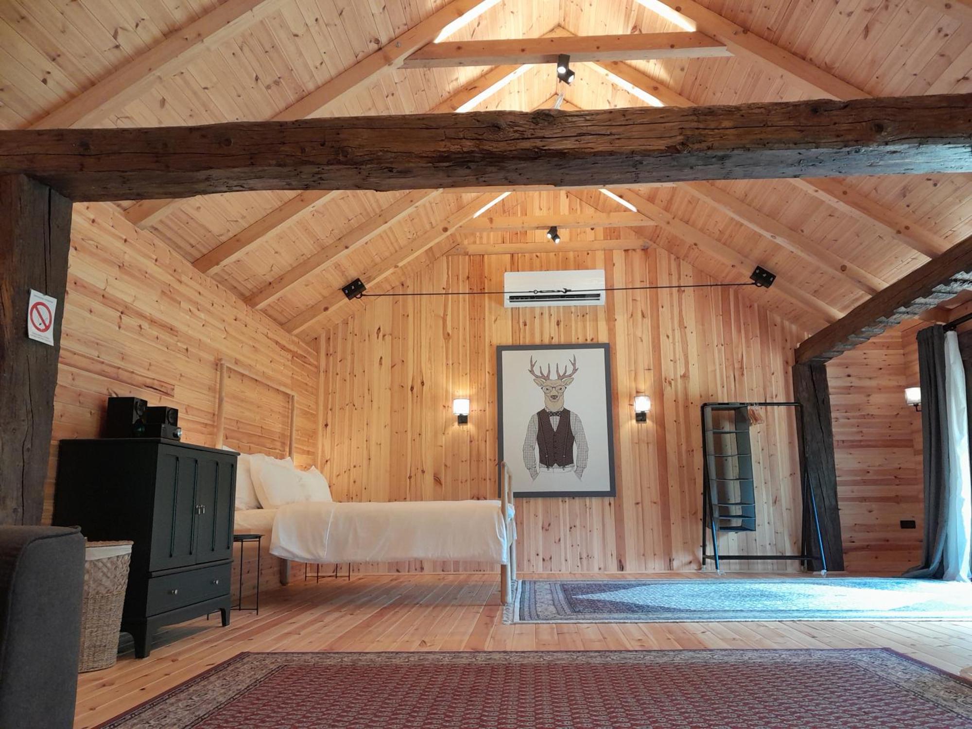 Nica Wood Villa Sremska Kamenica Bagian luar foto